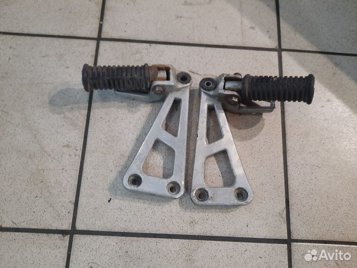 Подножки пассажира Honda vf 1000