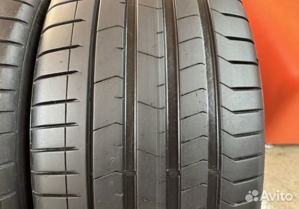 Pirelli P Zero PZ4 275/40 R21 107Y