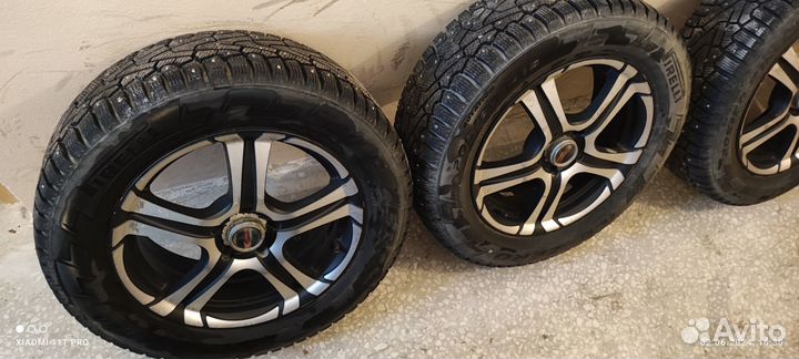 Pirelli Winter Ice Zero 205/60 R16 96T