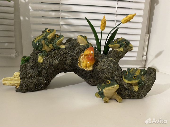 Садовое украшение дерево с лягушками