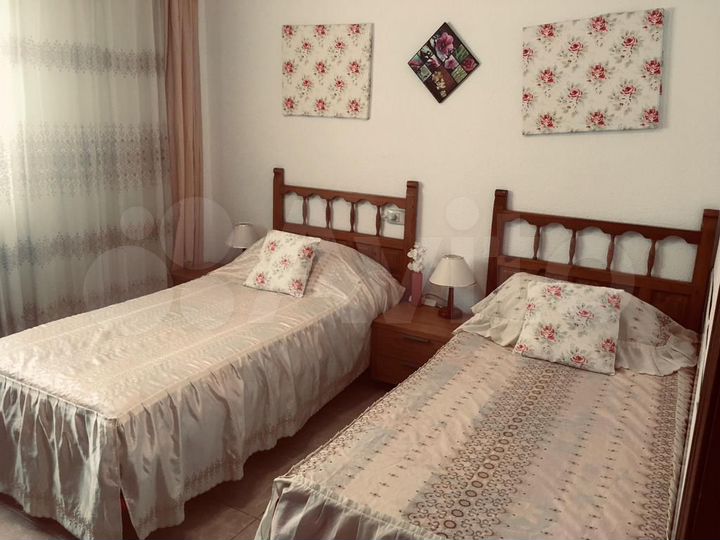 2-к. квартира, 52 м², 2/5 эт.