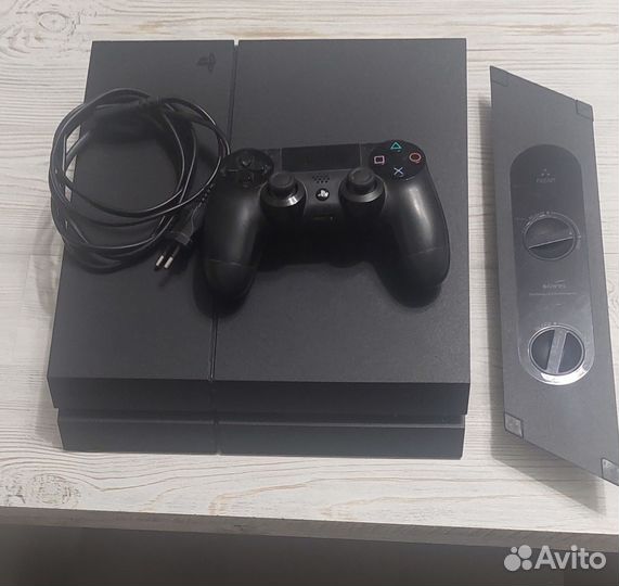 Игровая приставка ps4