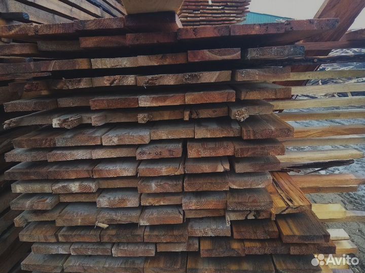 Сосновые доски, натуральность и уют в каждом элементе