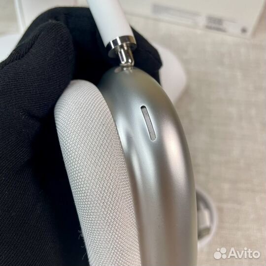 Наушники AirPods Max белые с шумоподавлением