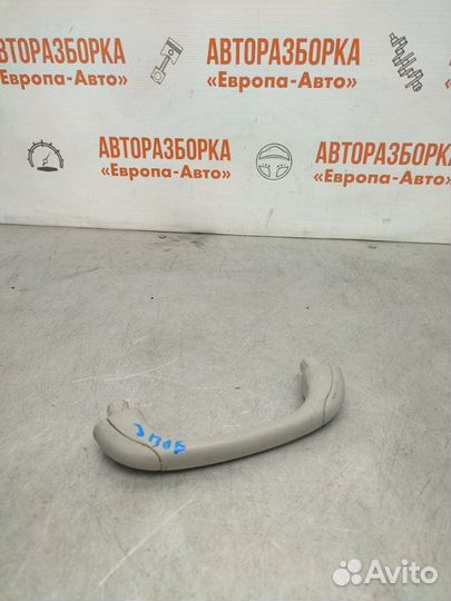 Ручка внутренняя потолочная Toyota Yaris хечбек 1