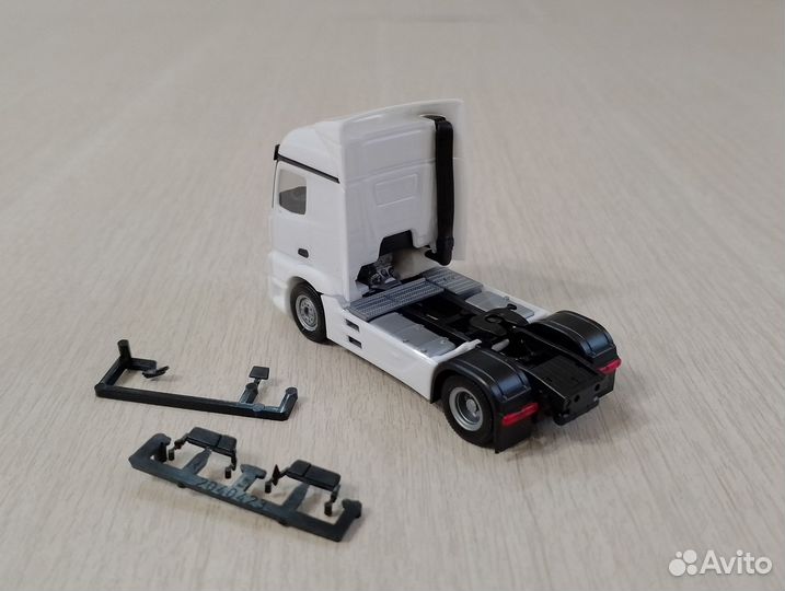 221) Тягач Mercedes Benz Actros