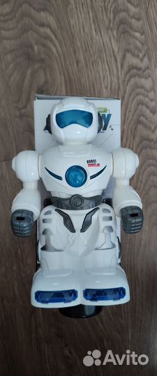 Игрушка робот