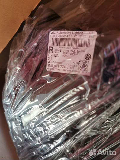 Фара правая Volkswagen Tiguan 2