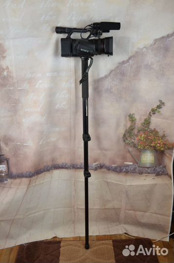 Видеокамера soni HXR-NX5E