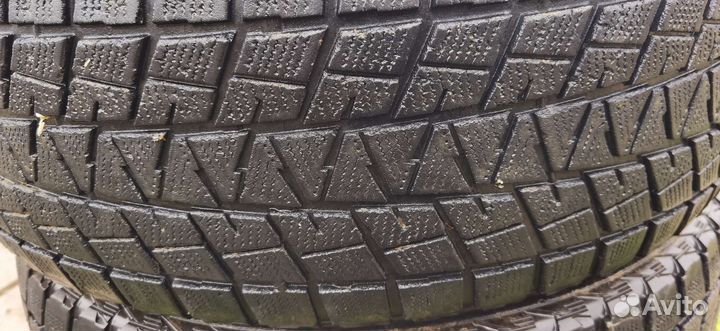 Bridgestone Blizzak DM-V1 275/60 R20