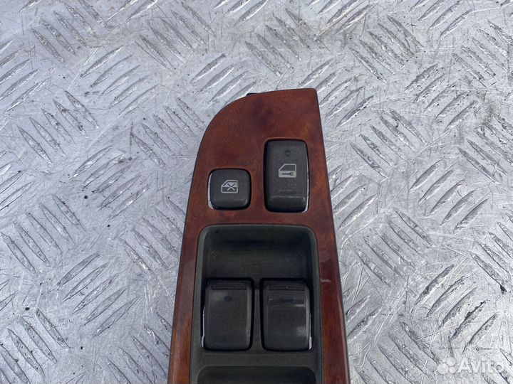 Блок кнопок Toyota Celsior UCF30