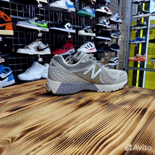 Кроссовки New Balance 860