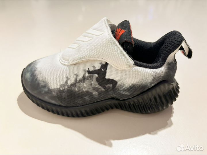 Кроссовки adidas детские Marvel