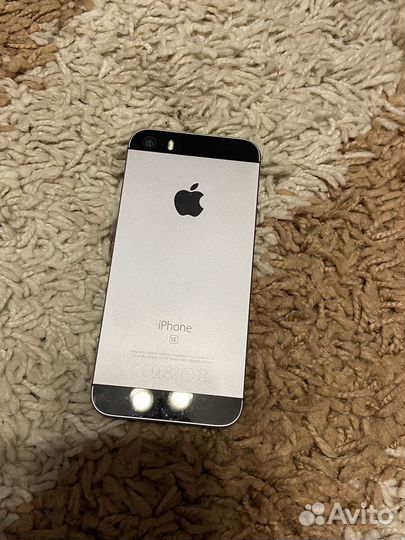 iPhone SE, 128 ГБ