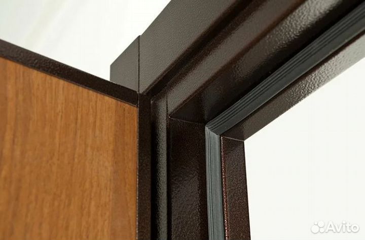 Металлическая входная дверь с аркой