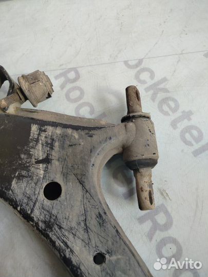 Рычаг подвески передний правый Hyundai Elantra XD