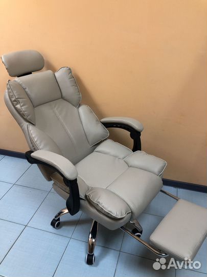 Игровое компьютерное кресло