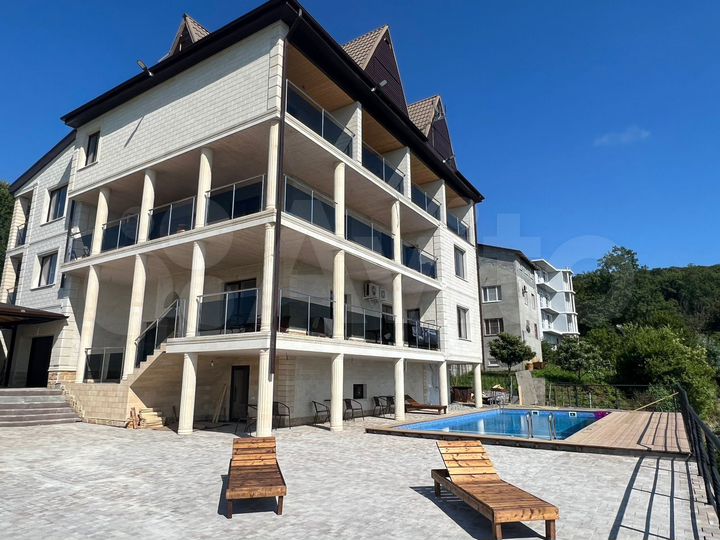 Комната 35 м², 1/3 эт.