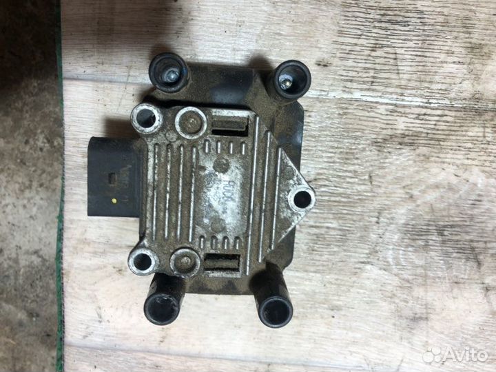 Катушка зажигания Skoda Octavia A4 Tour 1.6 BFQ