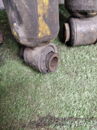 Амортизатор задний Volvo Vnl 670 тягач седельный