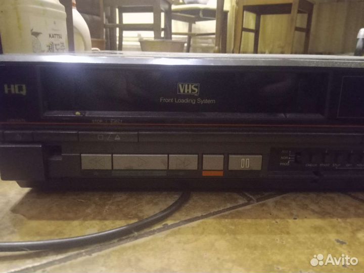 Видеомагнитофон HQ