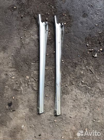 Toyota RAV4 20 петли капота стойка замка