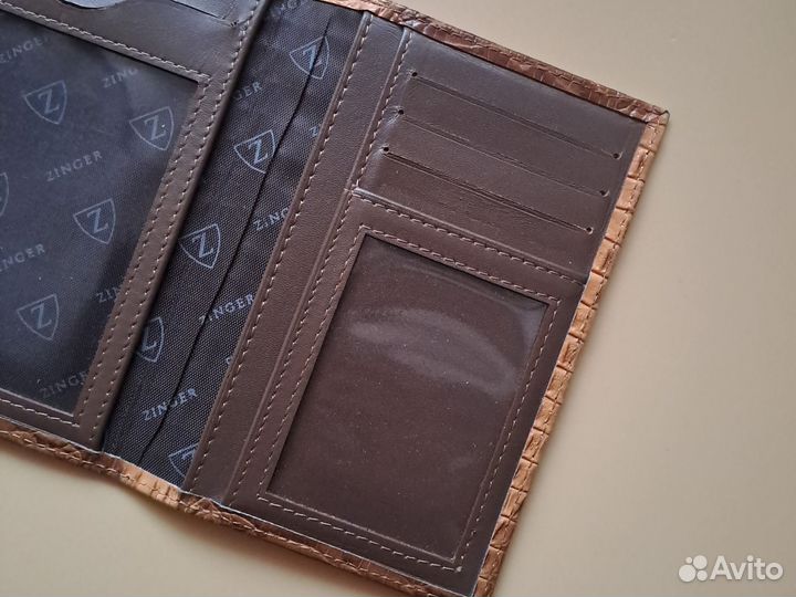 Обложка на паспорт кожаная Zinger коричневый