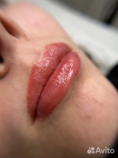 Перманентный макияж бровей, губ и межресничка