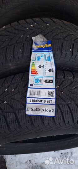 Goodyear UltraGrip Ice 2 215/65 R16 98