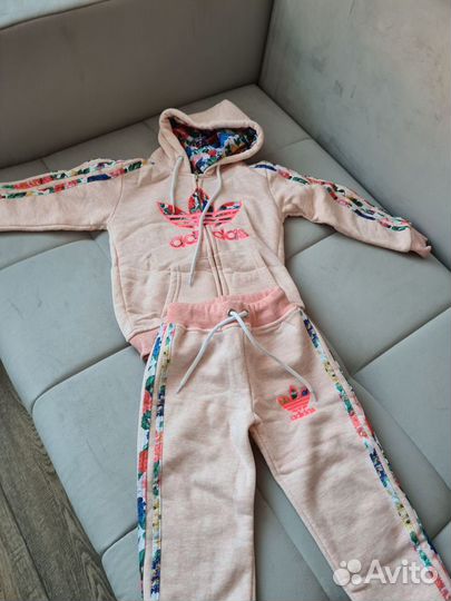 Теплый спортивный костюм для девочки