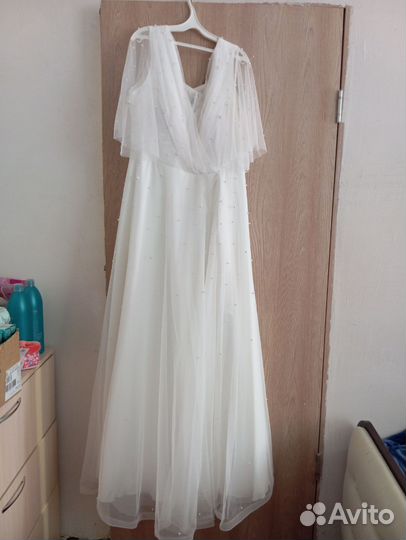 Свадебное платье 46 48 бу