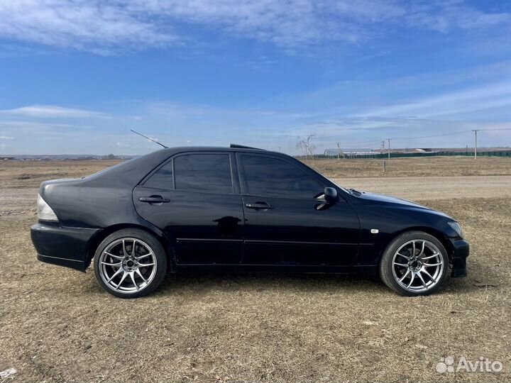 Lexus IS 2.0 МТ, 1999, 55 000 км