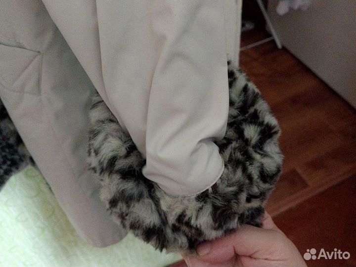 Утеплённый плащ пальто женский,с мехом внутри