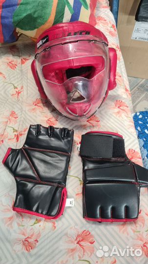 Шлем и краги для единоборств