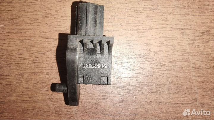 5N0959351 Датчик Airbag Volkswagen Tiguan