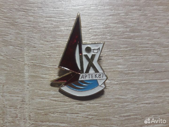 Значок Артек