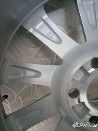 R17 Continental ContiPremiumContact 215/55, PCD 5x114.3 DIA 60.1