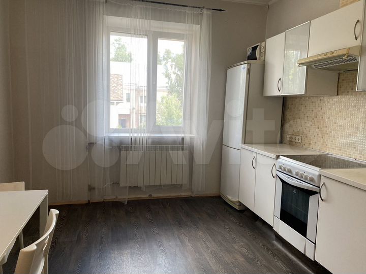 2-к. квартира, 70 м², 2/2 эт.