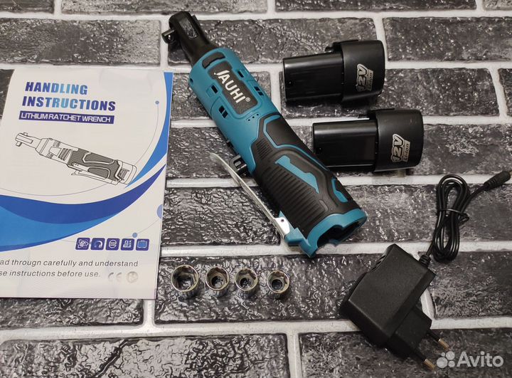 Трещетка аккумуляторная 2акб + головки новая