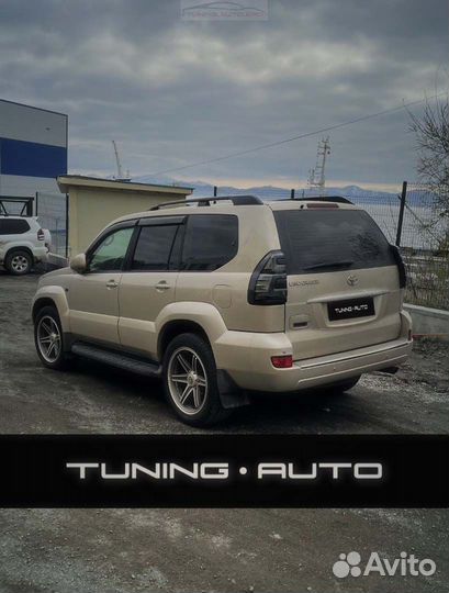 Стоп - сигналы Toyota Land Cruiser Prado 120 G7102