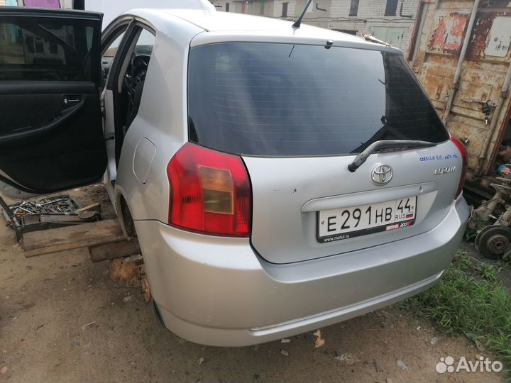 Дверь багажника со стеклом хетчбек Toyota Corolla