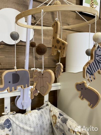 Мобиль на кроватку деревянный с держателем