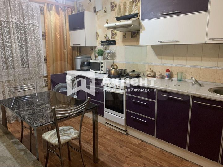 2-к. квартира, 60 м², 4/10 эт.