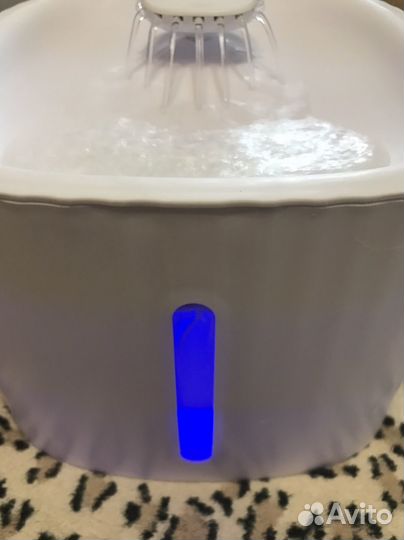 Поилка - фонтан для кошек и собак