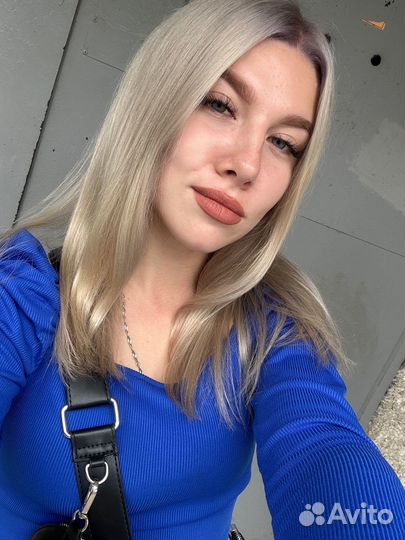 Официантка