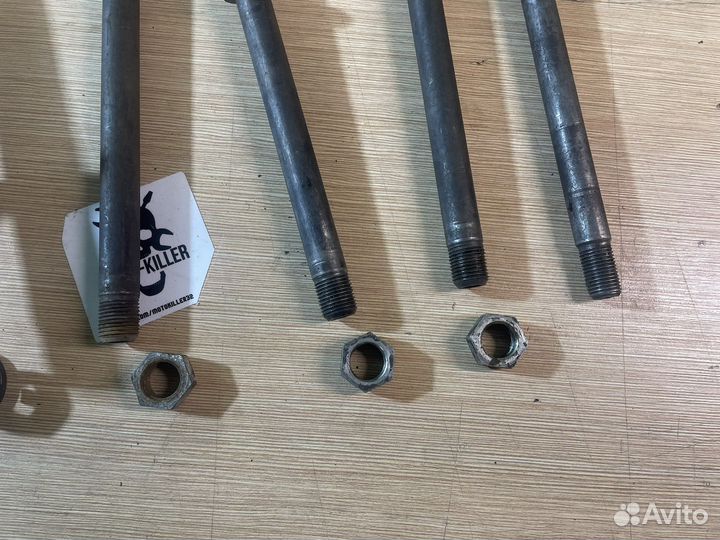 Ось маятника, заднего колеса Yamaha TTR 250 OE