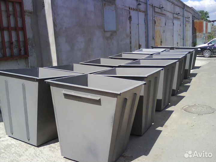 Мусорный бак для тбо на ножках