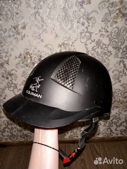 Шлем для конного спорта