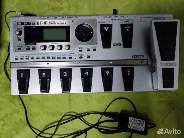 Гитарный процессор boss GT-10 с чехлом