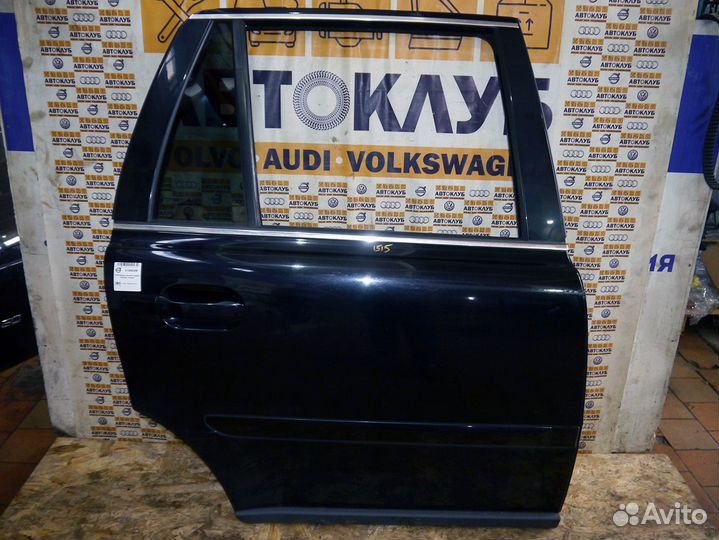 Дверь задняя правая Вольво XC90 черная